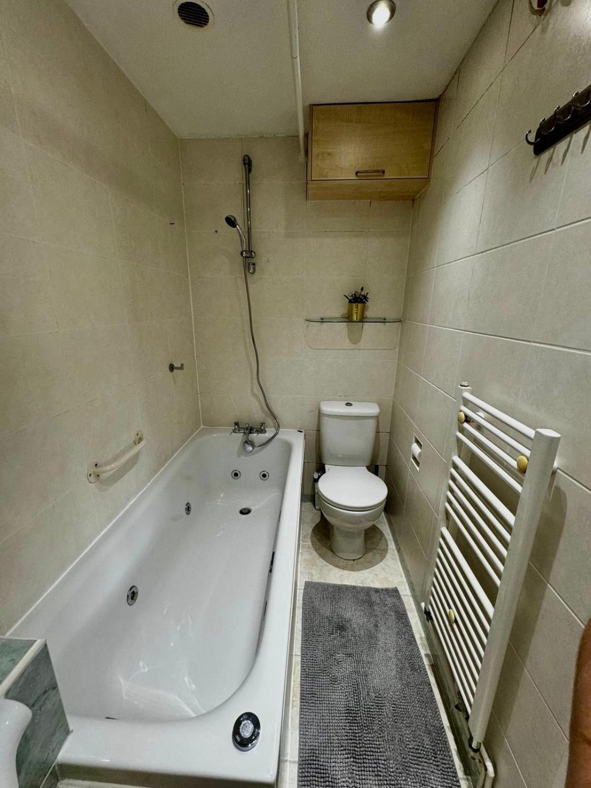 Amazing En-Suite Apartment In Finchley Central London Luaran gambar